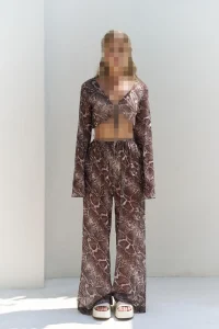 ست کراپ و شلوار پوست ماری دونوارا